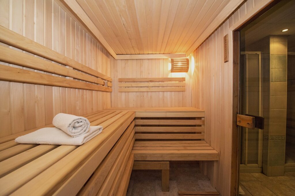 Sauna finlandais traditionnel en bois